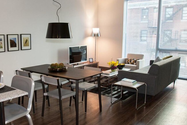 Foto del edificio - 605 W Jackson Blvd