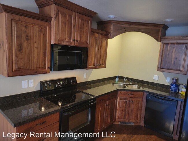 Building Photo - 3 br, 2.5 bath House - 360 W. Lemmon Lane