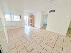 Building Photo - 2740 W 63rd St