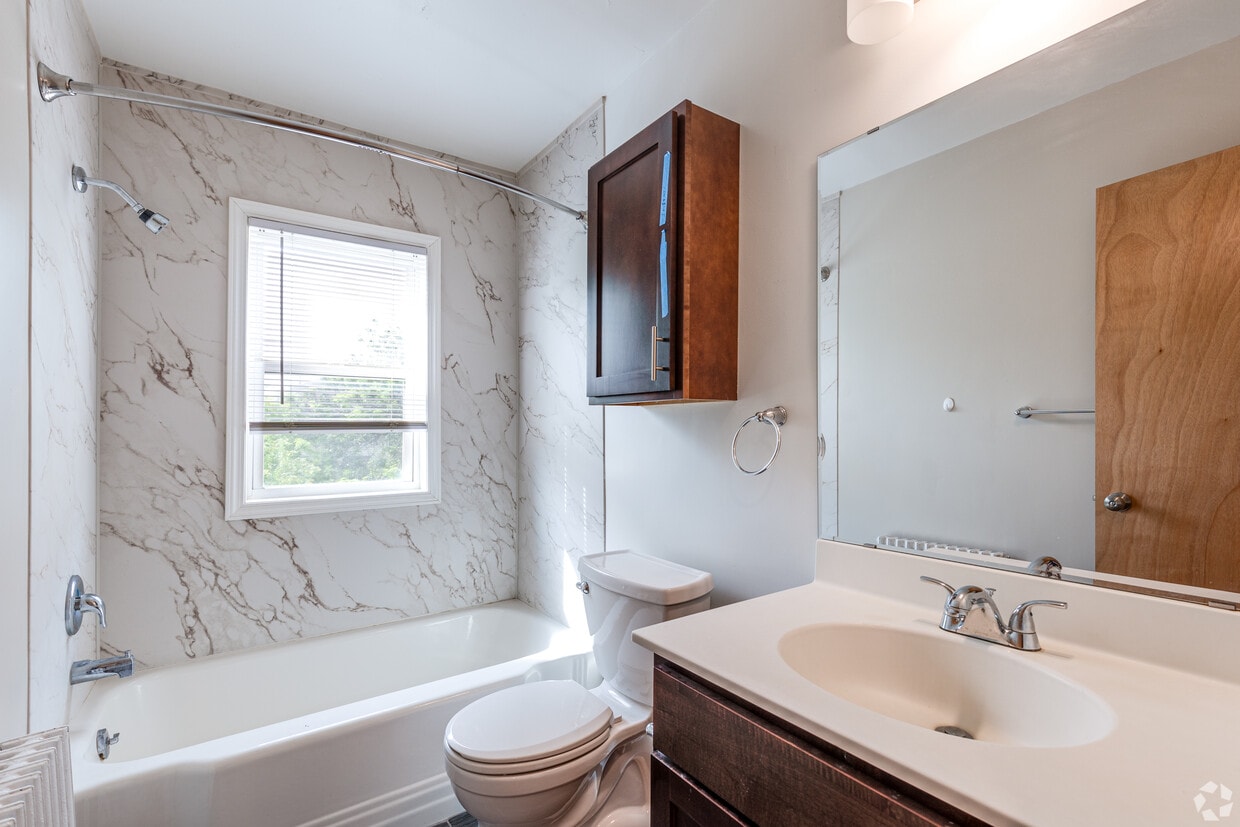 Primary Photo - Highland Lane Apartments