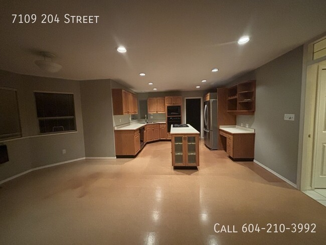 Photo du bâtiment - Spacious and Private Family Home