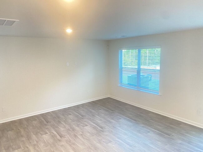 Foto del edificio - Brand New End-Unit Townhome in Charlotte!