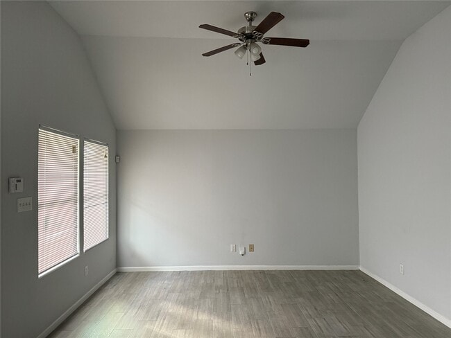 Building Photo - 4509 Larkspur St