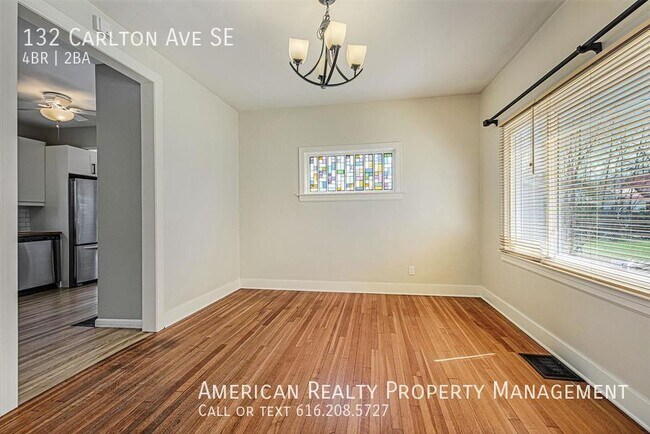 Foto del edificio - 132 Carlton Ave SE