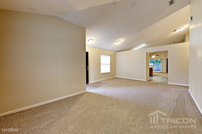 Building Photo - 2725 Acorn Park Dr N