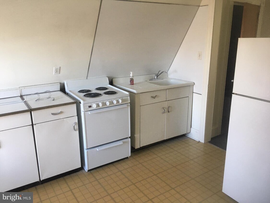 913 Fayette St Unit 3FL, Conshohocken, PA 19428 Apartment for Rent in