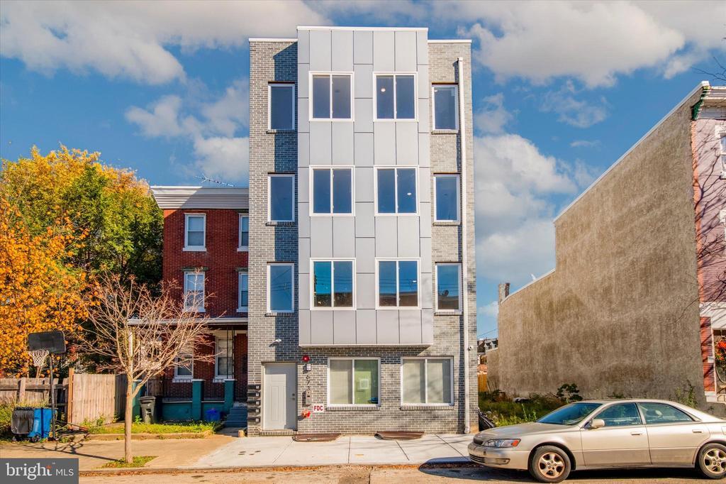 Primary Photo - 673 N Preston St