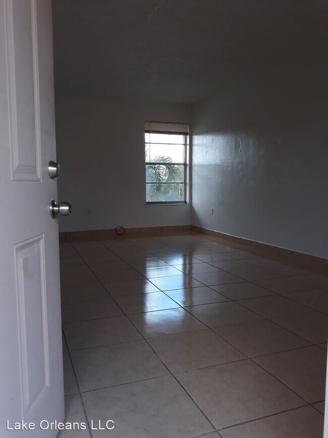 Foto del edificio - 6850 W 14th Ct