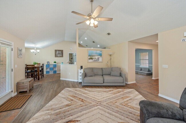 Foto del edificio - 422 Shoal Lake Dr