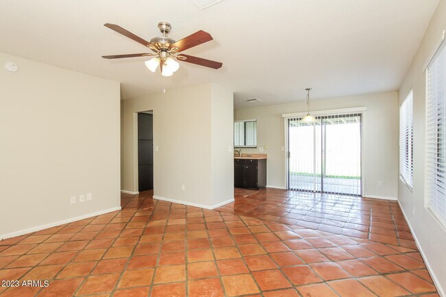 Foto del edificio - 3190 W Williams Dr
