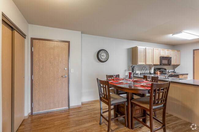 2HAB, 1BA - 961SF - Roosevelt West Apartments