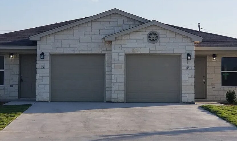 Foto del edificio - 202 Lowes Blvd