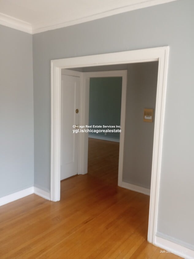 Primary Photo - 1317 W Estes Ave