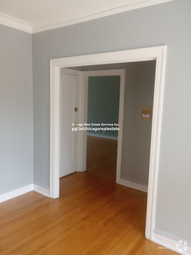 Building Photo - 1317 W Estes Ave