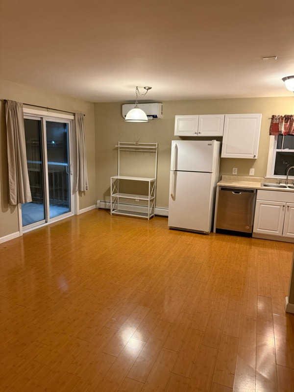 Building Photo - 1458 N Main St