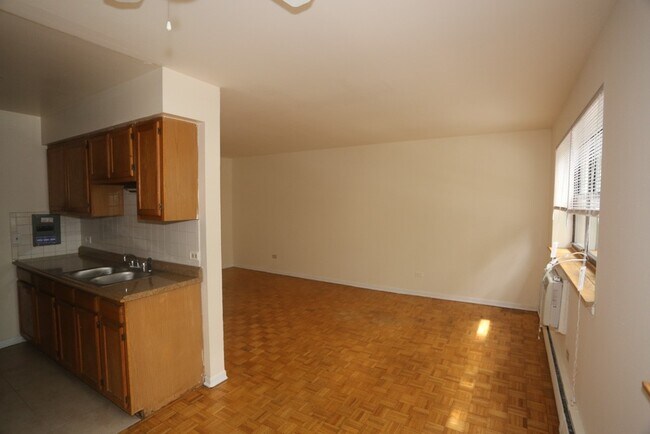 Foto del edificio - 513 W Briar Pl