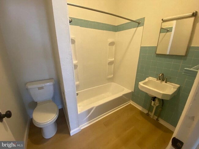 Foto del edificio - 113 E Lackawanna Ave