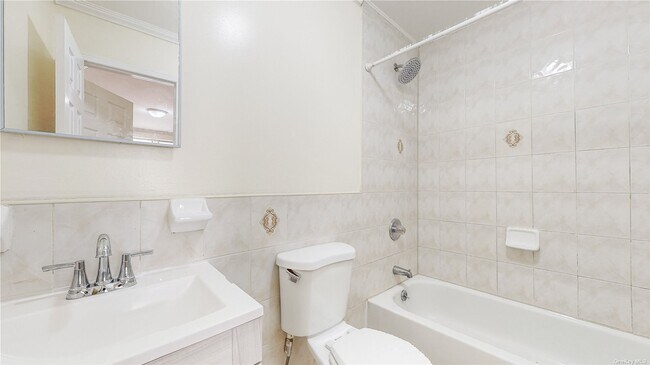 Foto del edificio - 819 Madison St