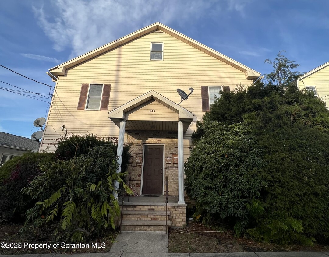 Foto principal - 835 Maple St