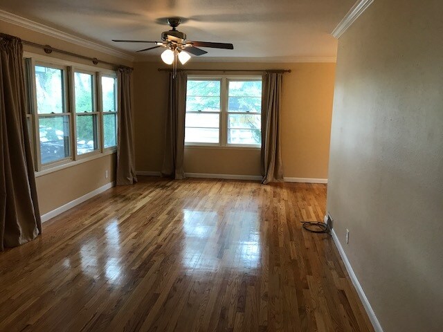 Foto del edificio - 1521 W Coffman Ave