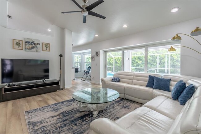 Building Photo - 201 S Bahama Ave