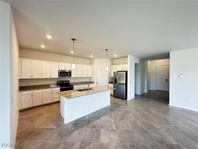 Building Photo - 15004 Palamos Cir