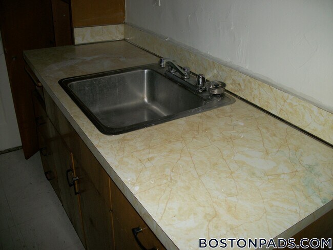 Building Photo - 1171 Boylston St