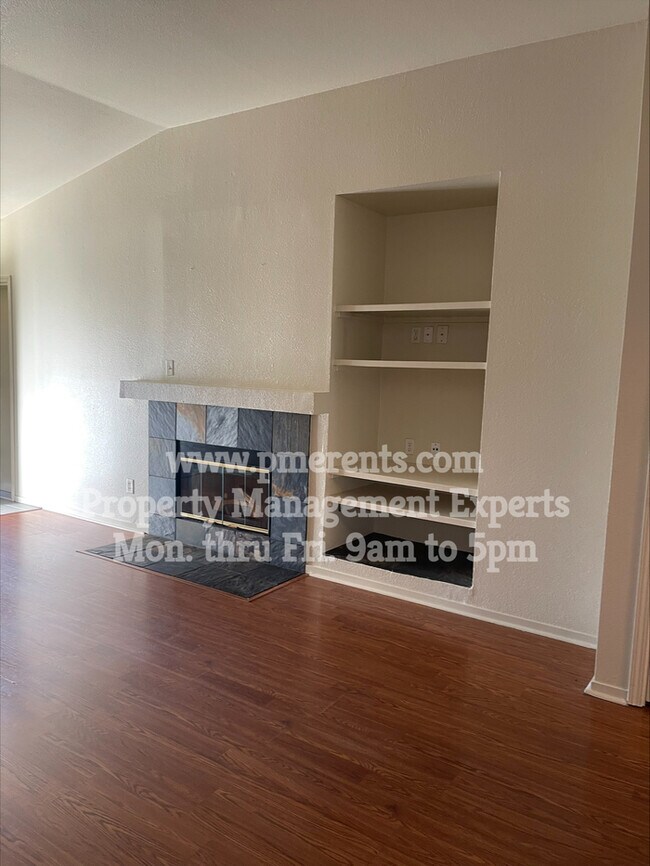 Foto del edificio - 3211 Amberfield Cir