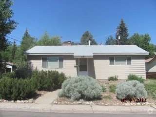 Building Photo - 2401 Thomas Ave