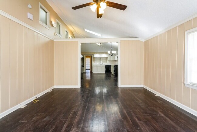 Foto del edificio - 1075 Nebo Rd