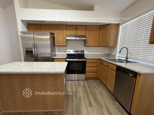 Foto del edificio - 1785 E Tyson St