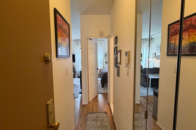 Building Photo - 160 E 91st St