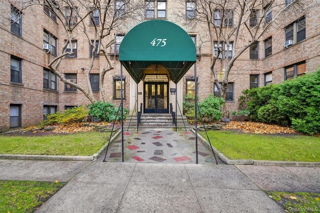 Building Photo - 475 Bronx River Rd