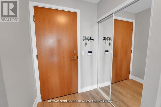 Building Photo - 20 Shore Breeze Dr