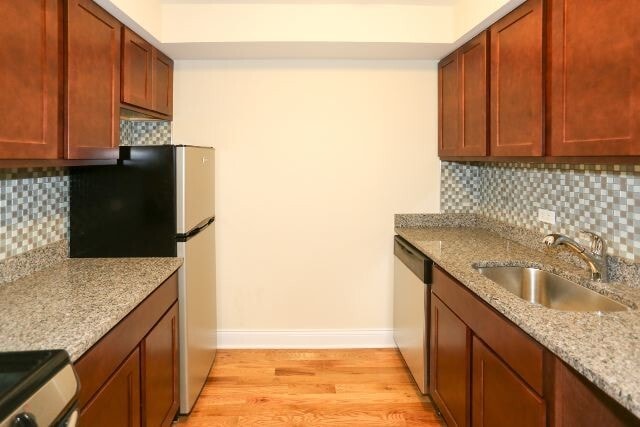 Foto del edificio - 555 W Arlington Pl
