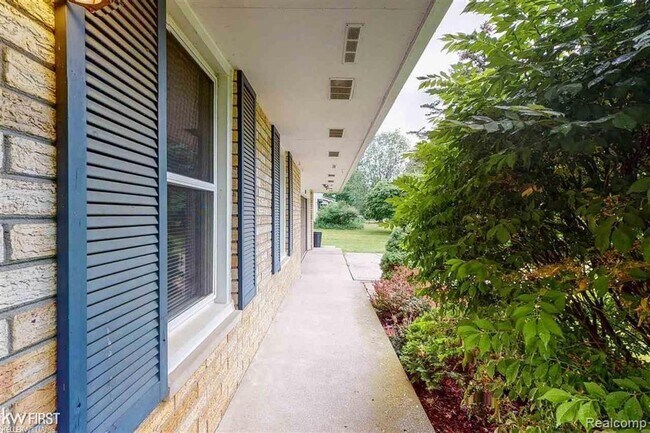Foto del edificio - 7486 Porter Rd