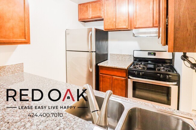 Foto del edificio - ~1 Month FREE~ + LOW DEPOSIT! Stunning One...
