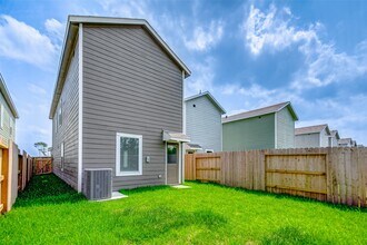 Building Photo - 21535 Carosella Dr