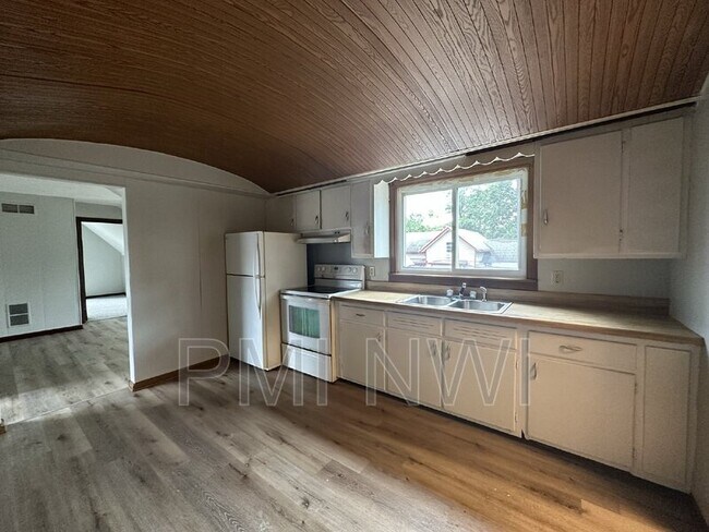 Foto del edificio - 121 S Porter St