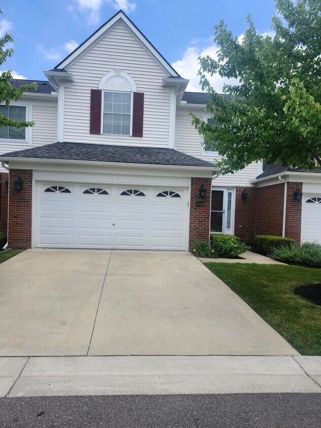 Foto principal - 41628 Mitchell Rd