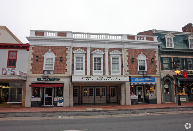 Building Photo - 907 Caroline St