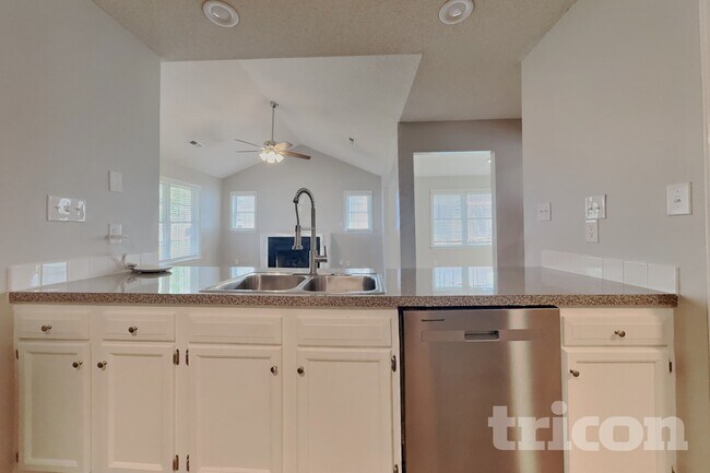 Foto del edificio - 2112 Saponi Village Ct