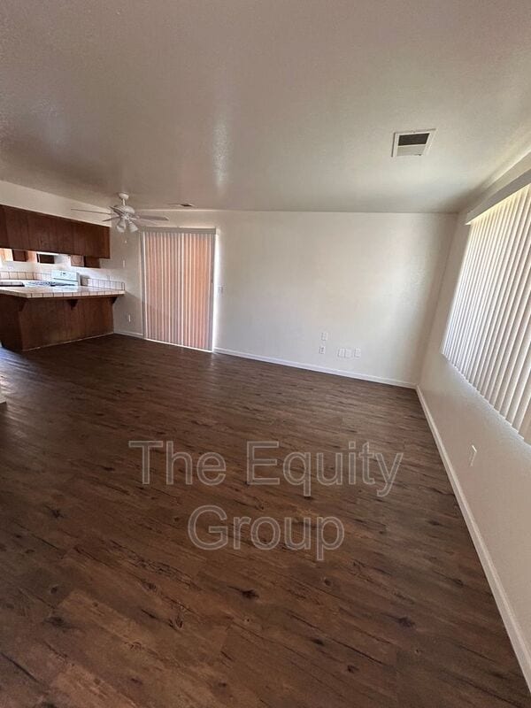 Foto del edificio - 1533 E Cross Ave