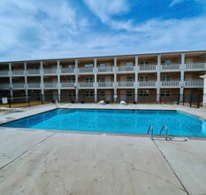 Pool - Jaguar Plaza