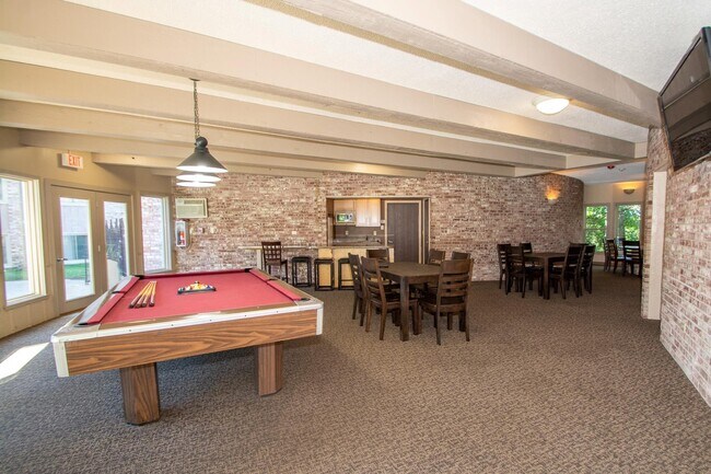 Foto del edificio - Creekwood Estates