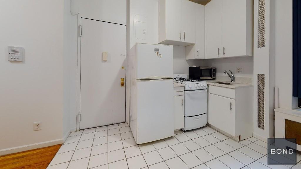 Foto del edificio - 218 E 85th St