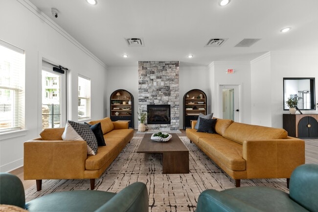 Building Photo - 45 at Creekside Apartments