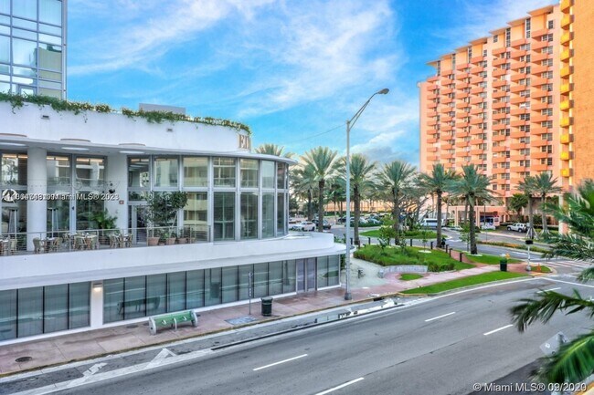 Foto del edificio - 2924 Collins Ave