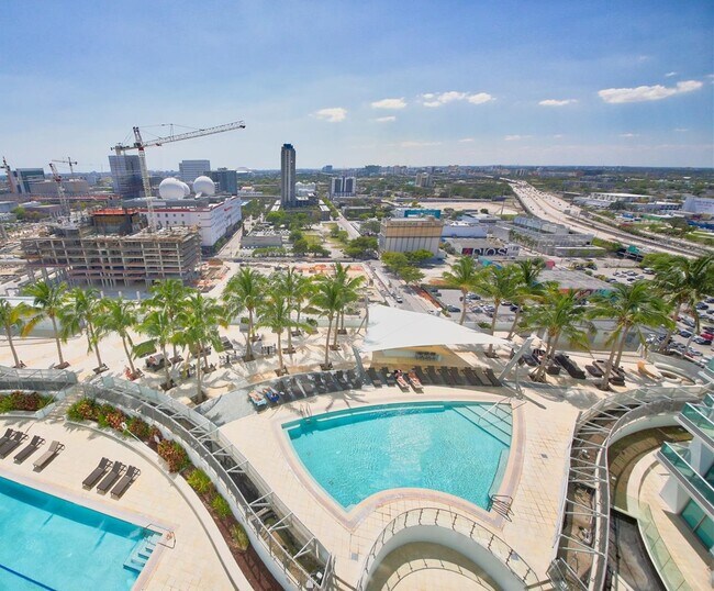 Building Photo - 900 Biscayne Blvd