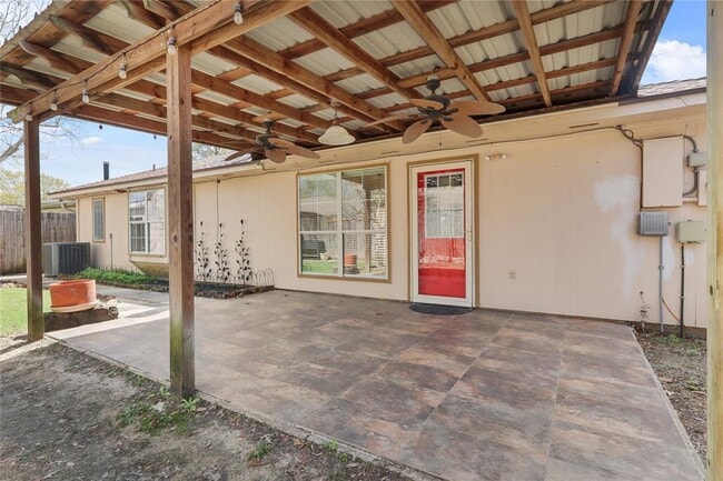 Foto del edificio - 13622 Wimbledon Oaks Dr